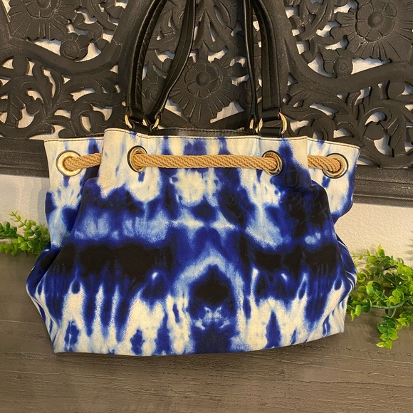 Michael Kors Marina Large Tie Dye Drawstring Bucket Tote - Picture 3 of 8